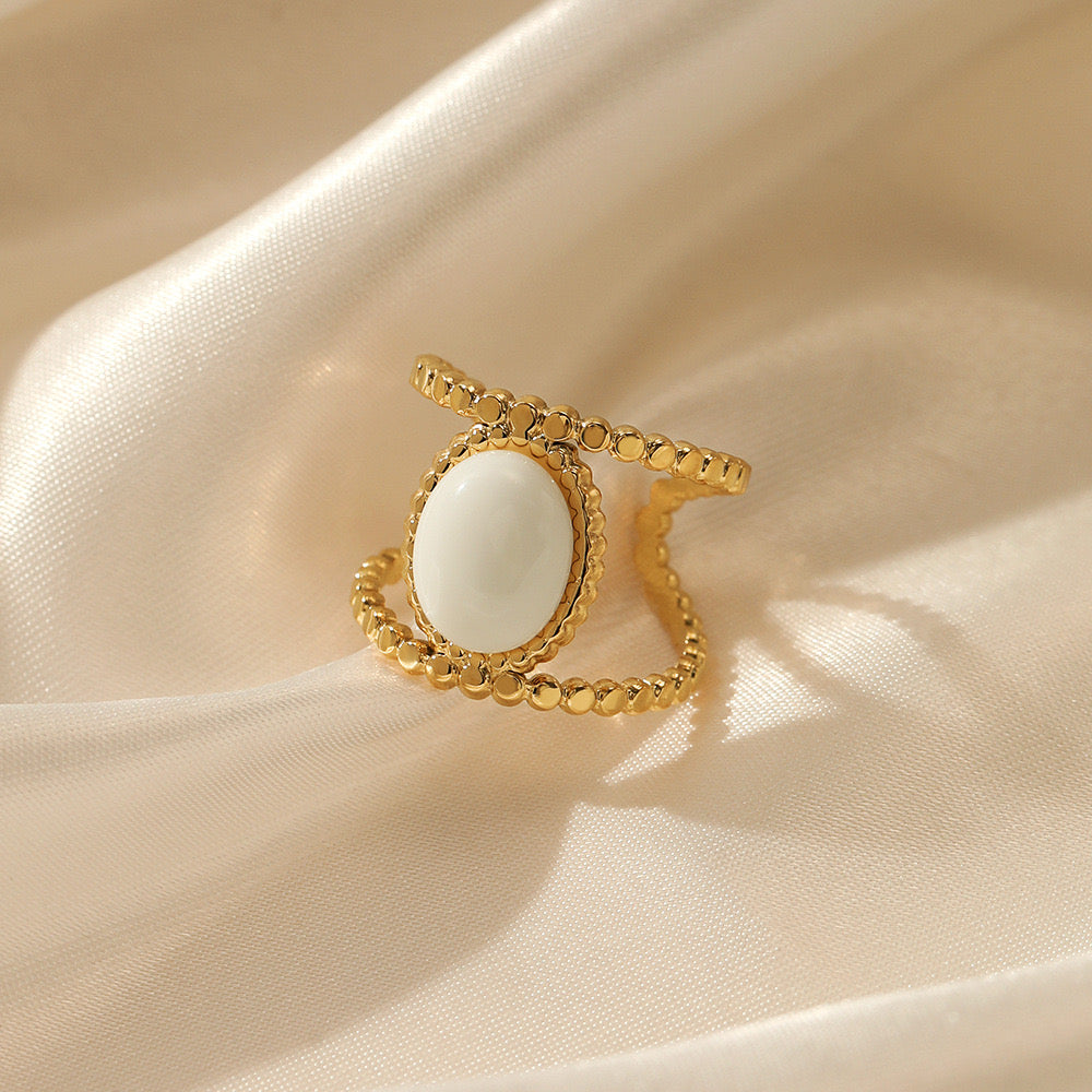 Ring Egip White