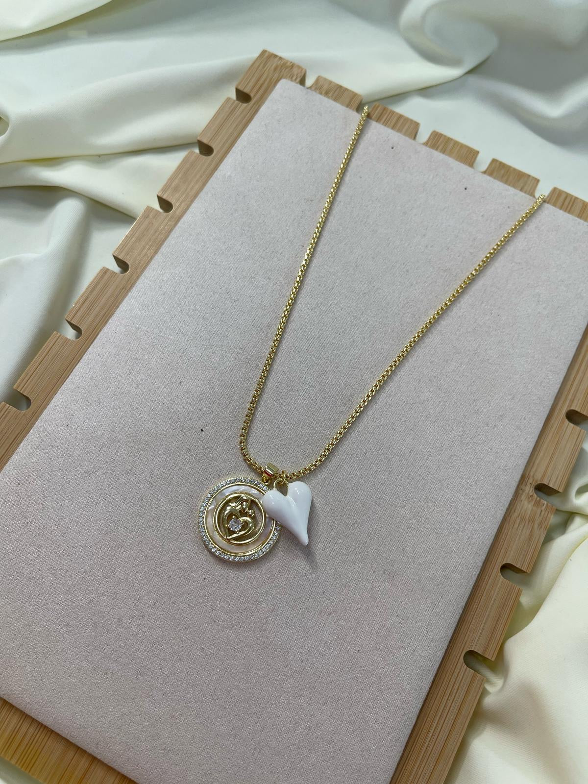 Cadena Amor de Mamá