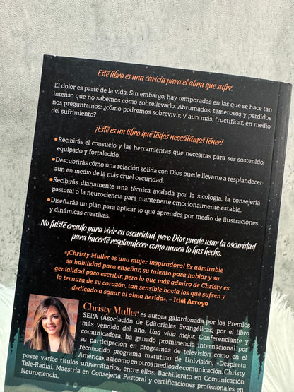 En la oscuridad ¡Prevalecerás!